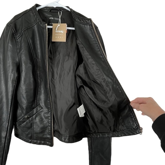 NWT Sinsay Outerwear Vegan Leather Black Moto Jacket Size XS - Picture 8 of 14